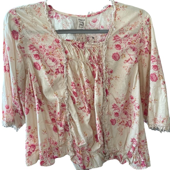 Magnolia Pearl Blouse 🌸 - Picture 3 of 5